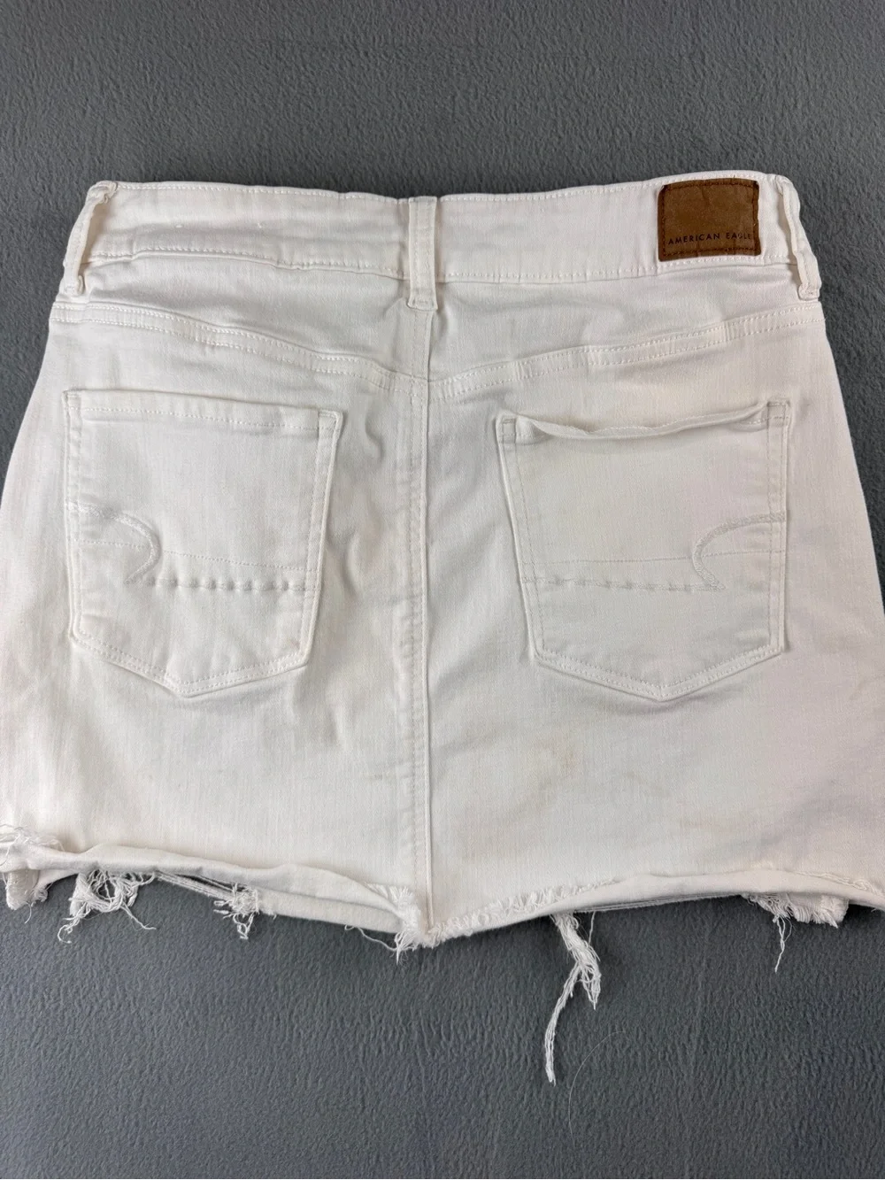 American‎ Eagle Next Level Stretch White Distressed Denim Mini Skirt Women's 10